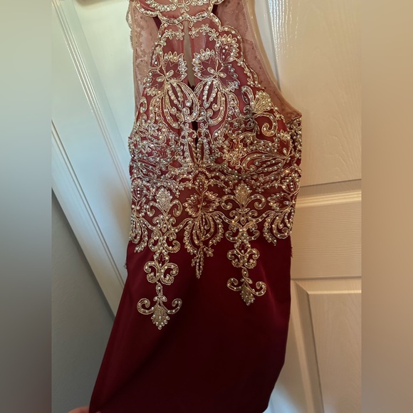 Dresses - Picture 5 of 5